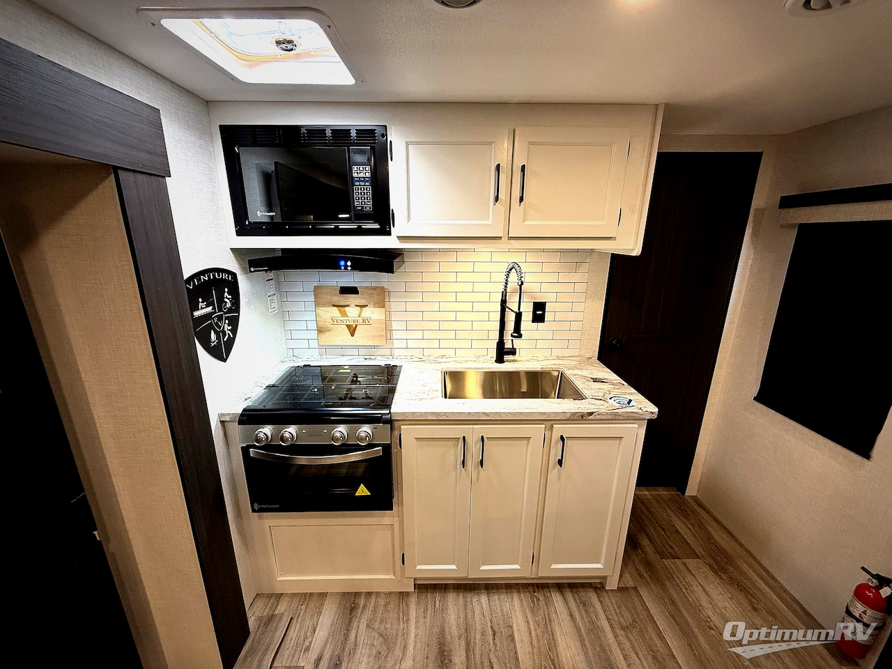 2026 Venture Stratus SR302VBH Photo 5