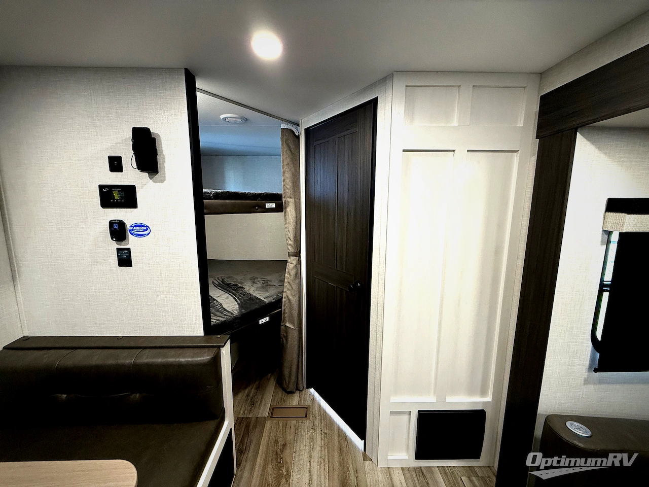 2026 Venture Stratus SR302VBH Photo 16