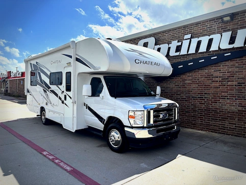 Used 2024 Thor Chateau 25V Featured Photo