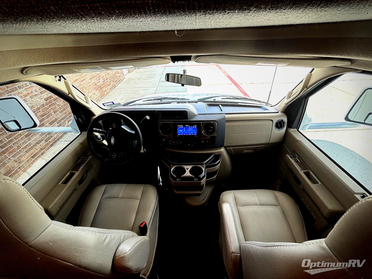 2024 Thor Chateau 25V Photo 12