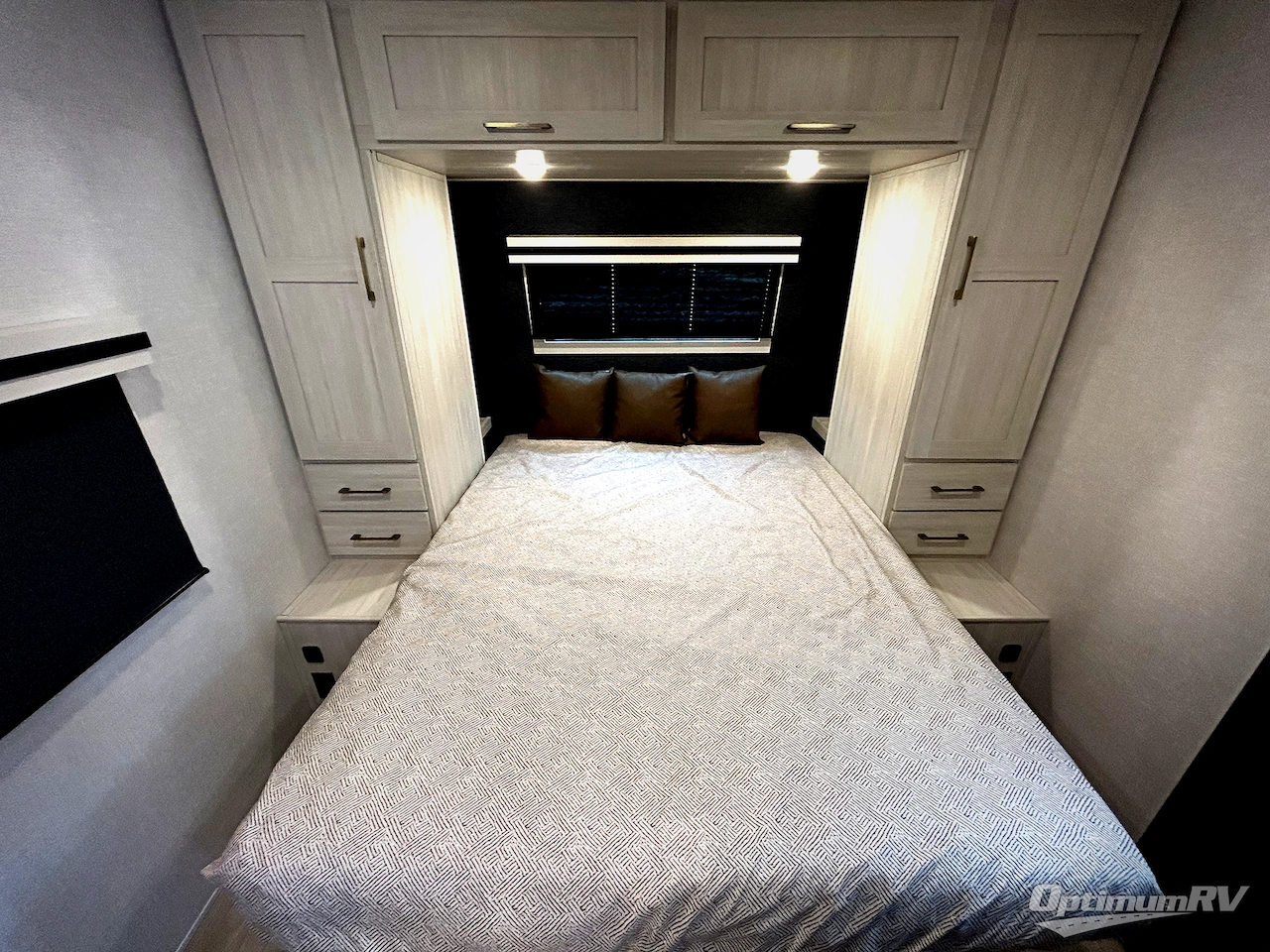 2025 Forest River Surveyor Legend 303BHLE Photo 7