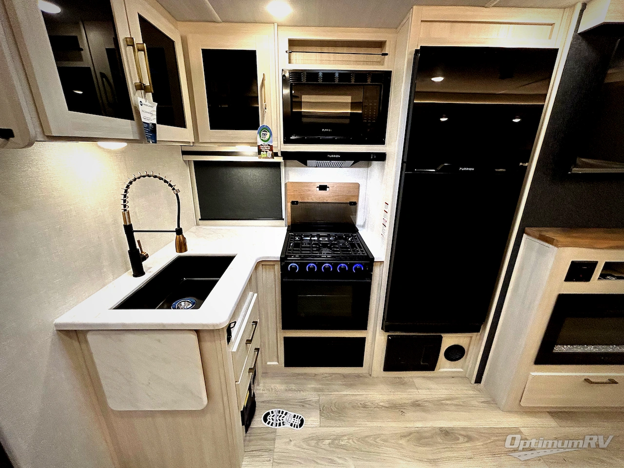 2025 Forest River Surveyor Legend 303BHLE Photo 11