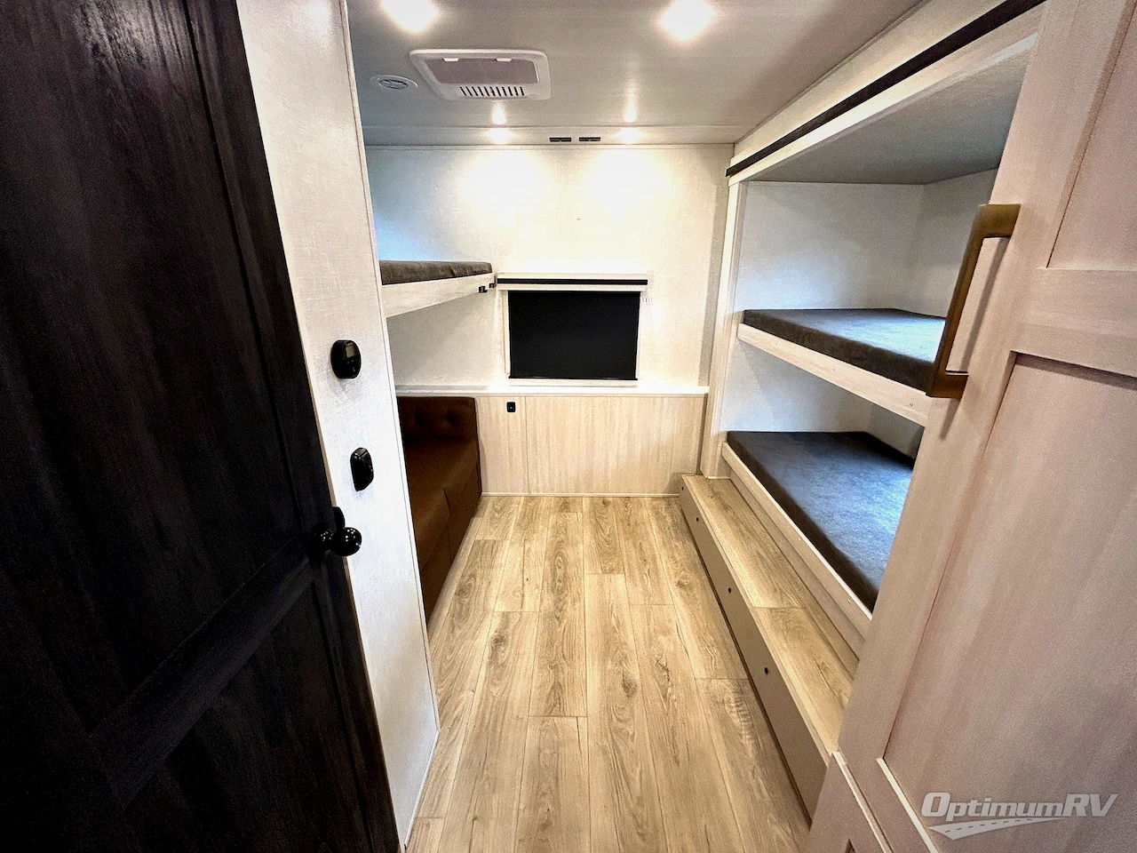 2025 Forest River Surveyor Legend 303BHLE Photo 15