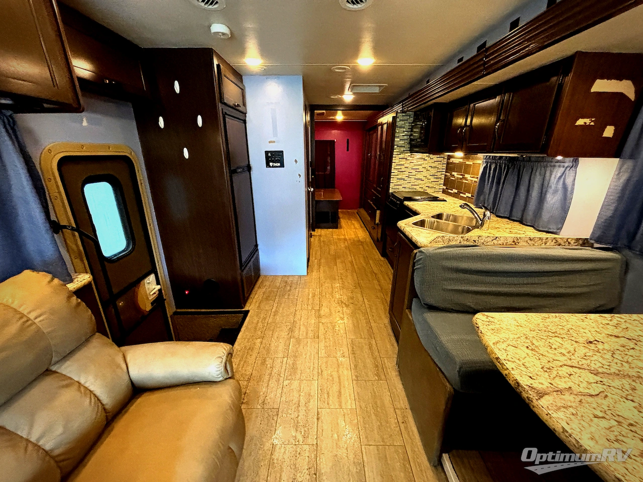 2019 Thor Freedom Traveler A30 Photo 4
