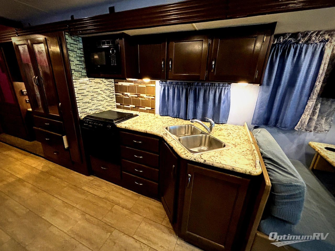 2019 Thor Freedom Traveler A30 Photo 12