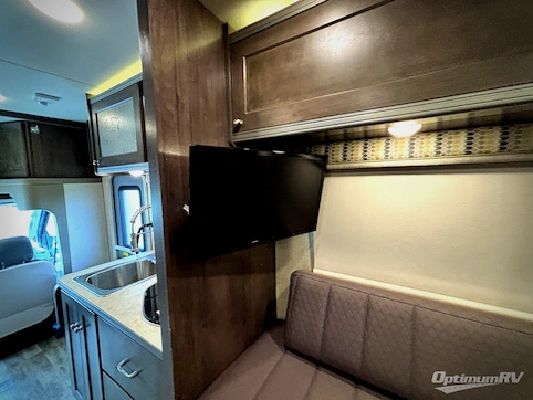 2017 Winnebago Fuse 23A RV Photo 4