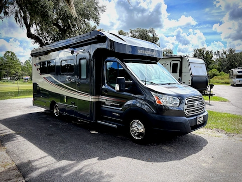 Used 2017 Winnebago Fuse 23A Featured Photo