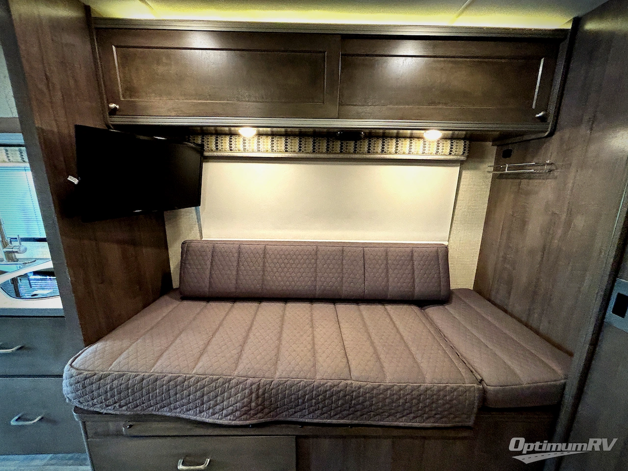 2017 Winnebago Fuse 23A Photo 15