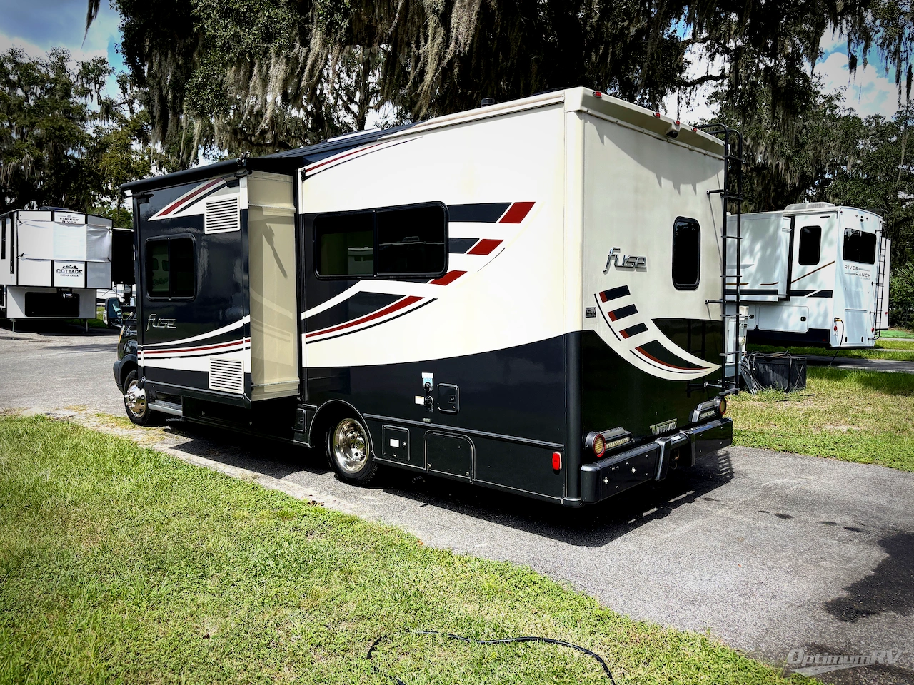 2017 Winnebago Fuse 23A Photo 3