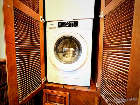 2017 Forest River Berkshire XL 40A RV Photo 4