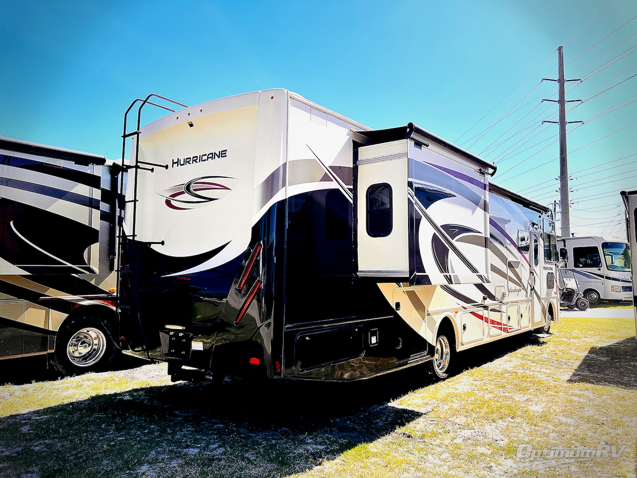 2020 Thor Hurricane 35M Photo 2