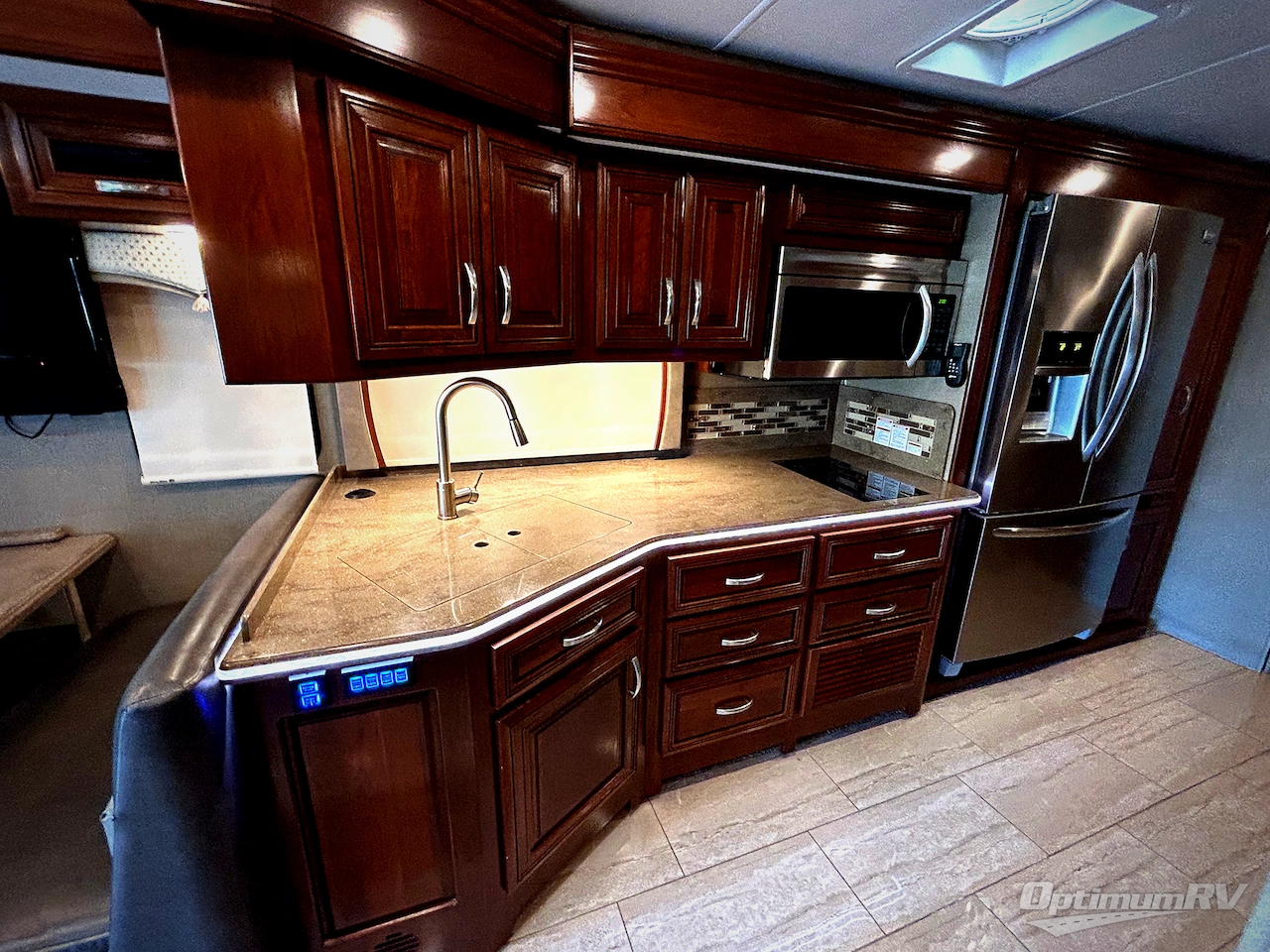 2019 Forest River Berkshire XL 37A Photo 6