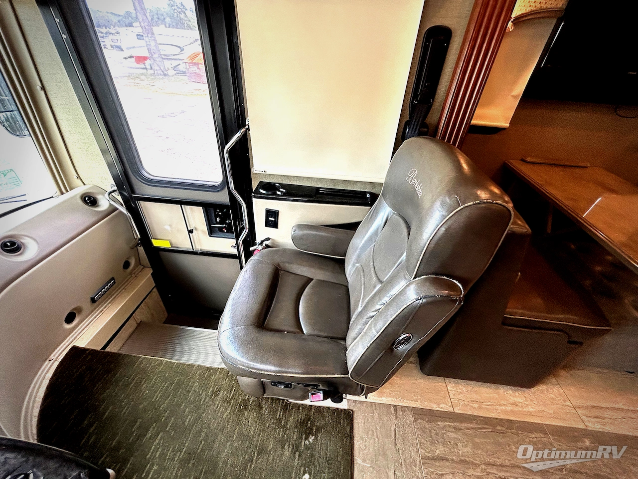 2019 Forest River Berkshire XL 37A Photo 9