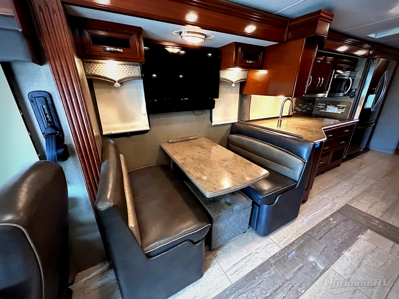 2019 Forest River Berkshire XL 37A Photo 10