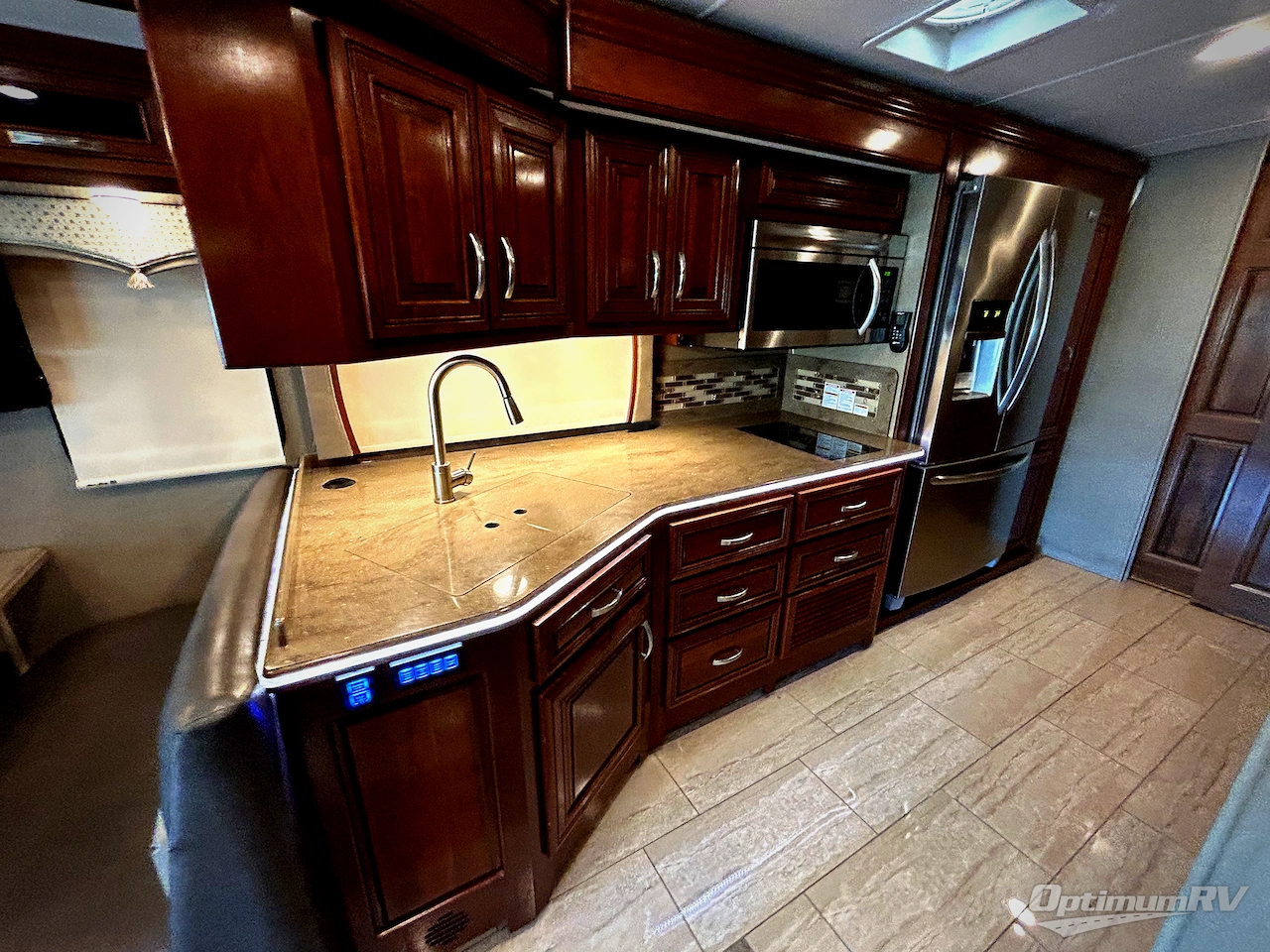 2019 Forest River Berkshire XL 37A Photo 13