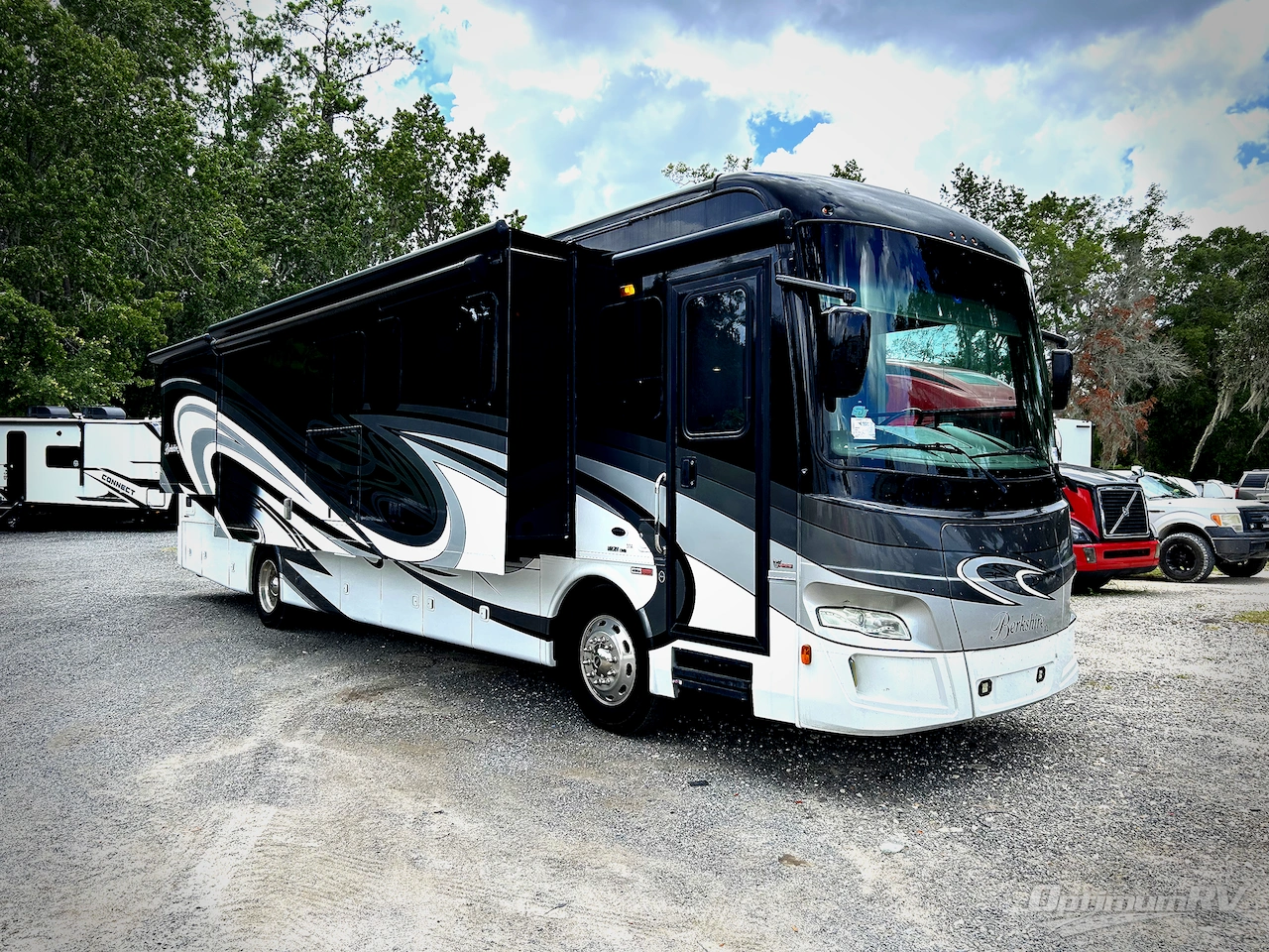 2019 Forest River Berkshire XL 37A Photo 1