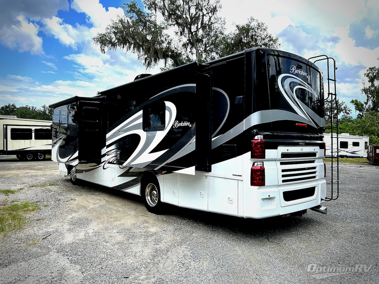 2019 Forest River Berkshire XL 37A Photo 3