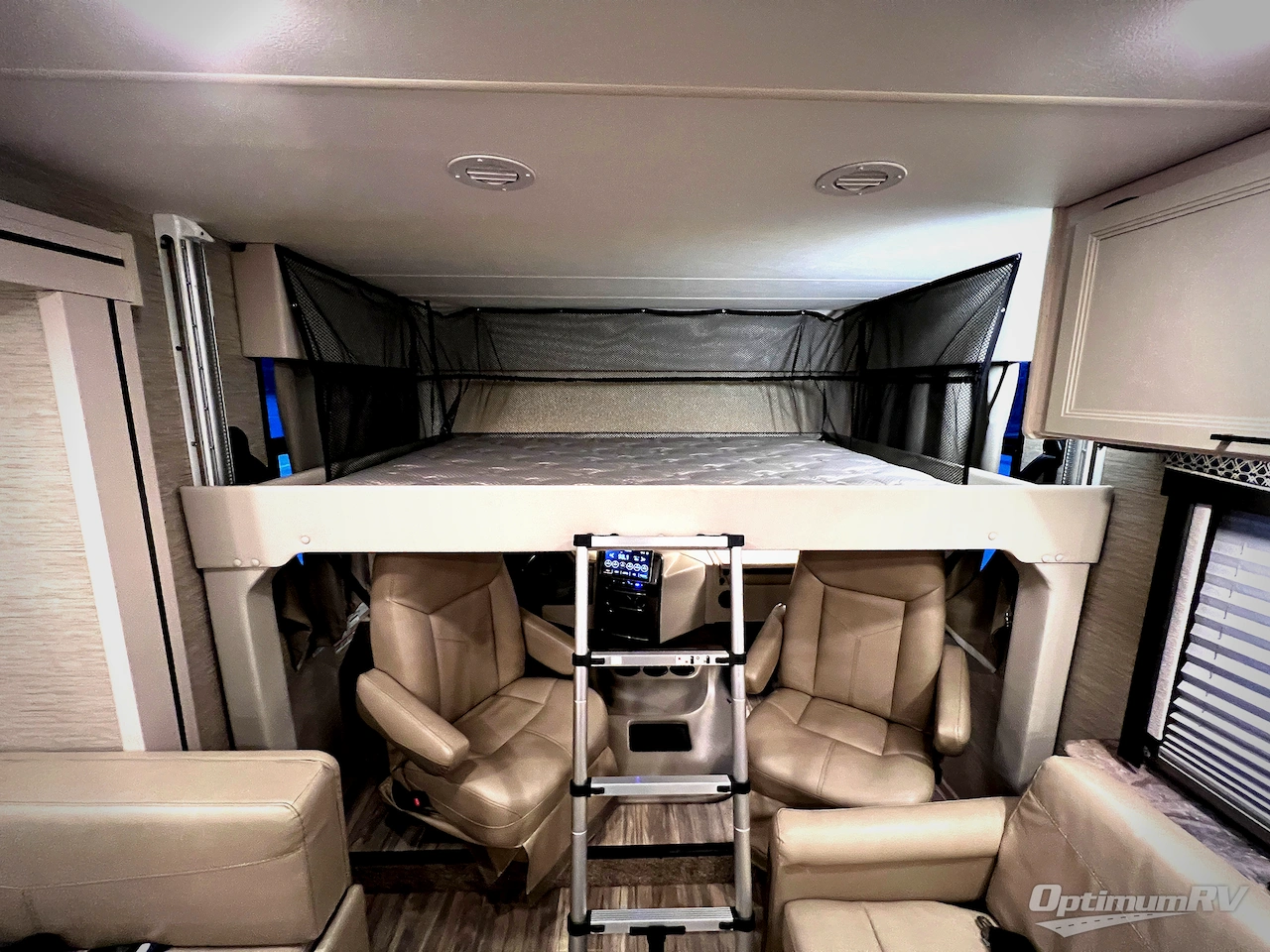 2023 Thor ACE 29D Photo 11