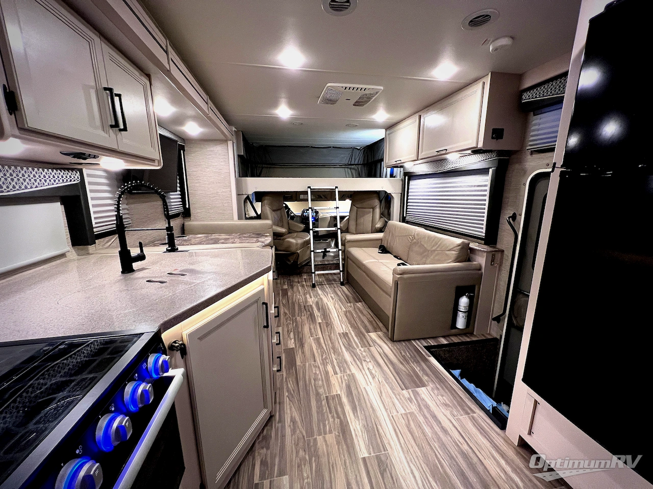 2023 Thor ACE 29D Photo 10