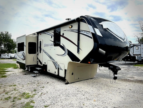 Used 2015 Grand Design MOMENTUM 385TH Featured Photo