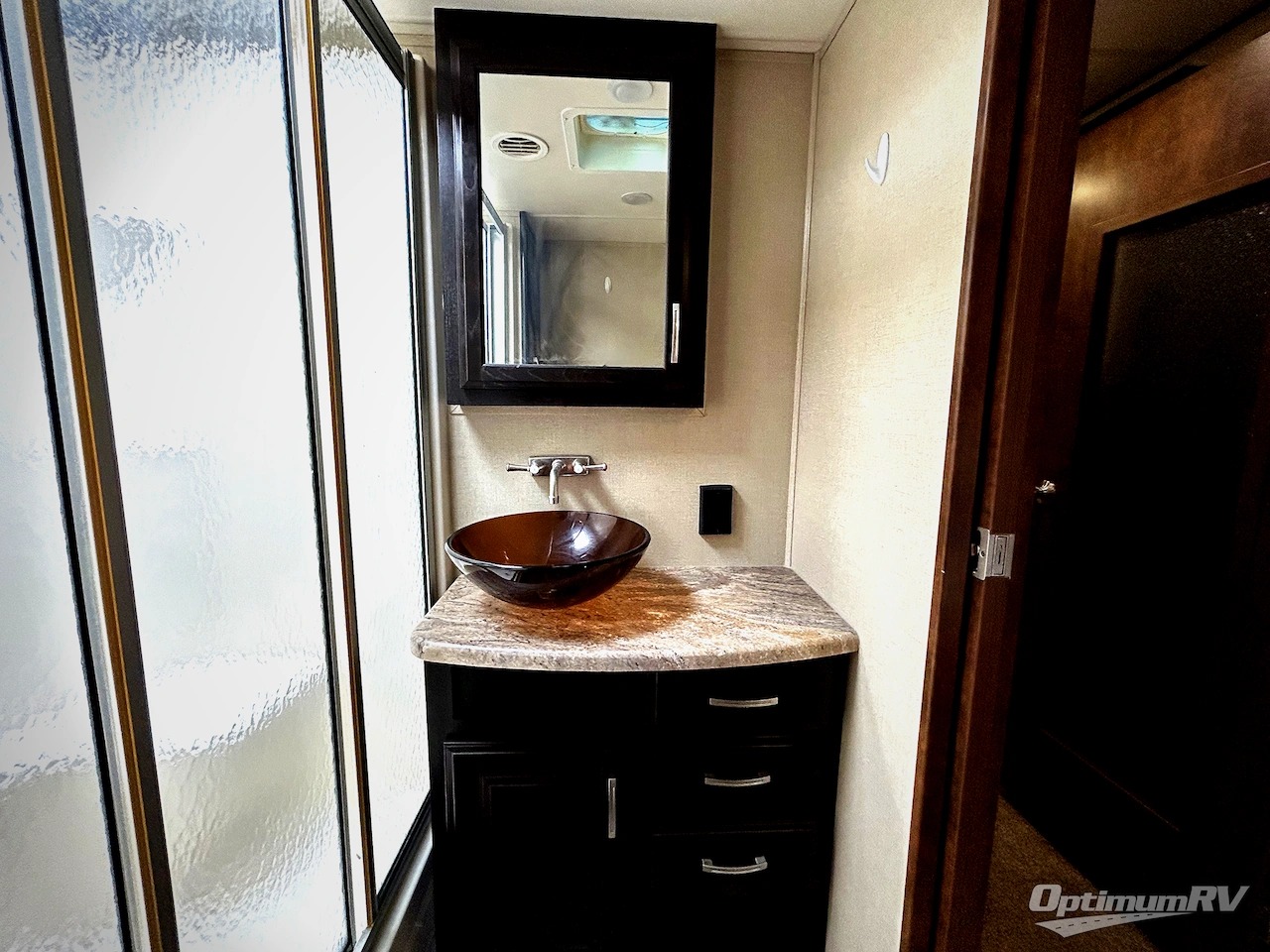 2015 Grand Design MOMENTUM 385TH Photo 12