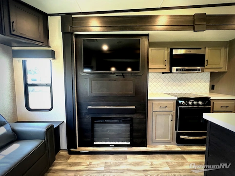 2022 Highland Ridge Mesa Ridge XLT MF294RLS RV Photo 2