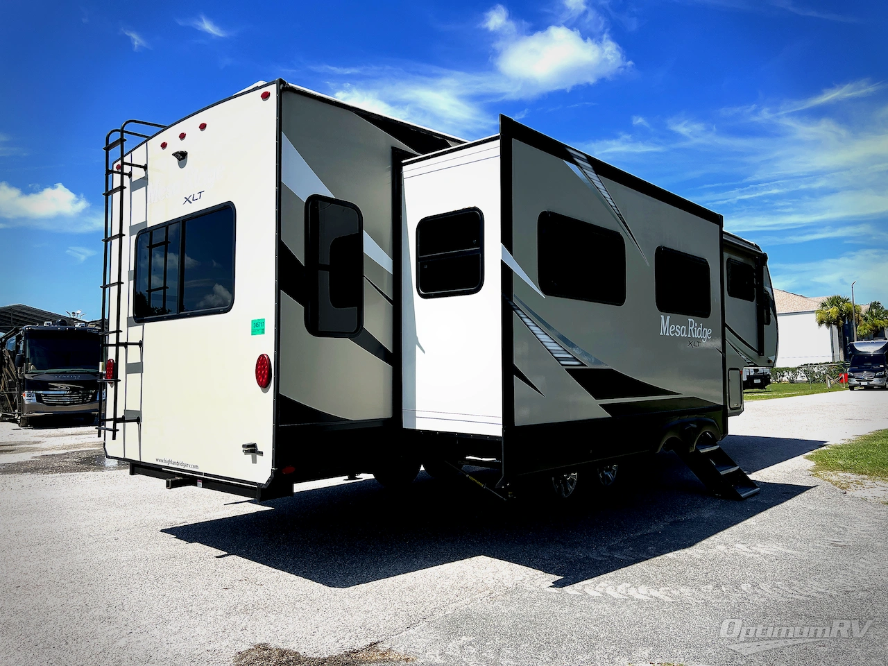 2022 Highland Ridge Mesa Ridge XLT MF294RLS Photo 2