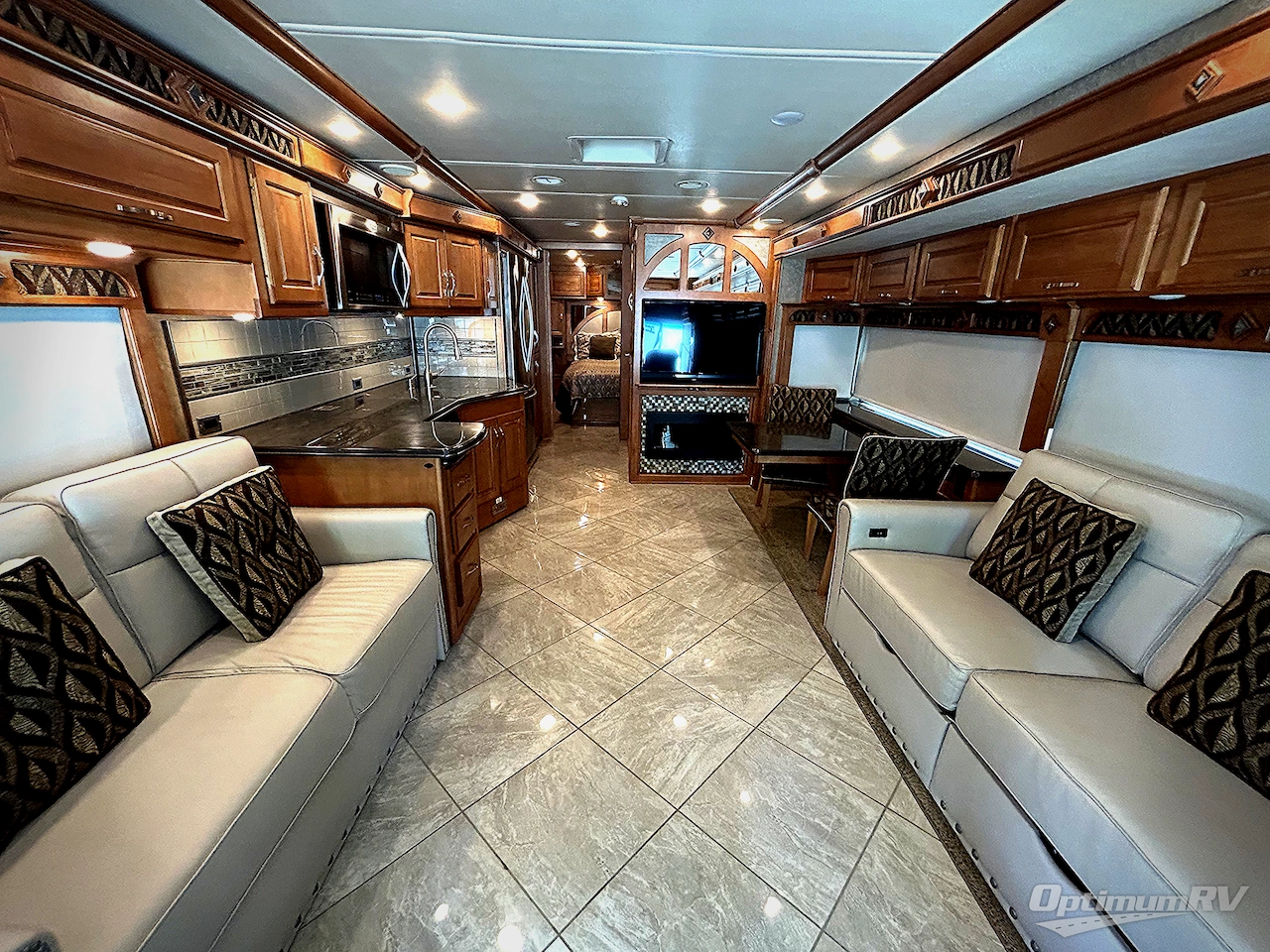 2017 Winnebago Journey 36M Photo 3