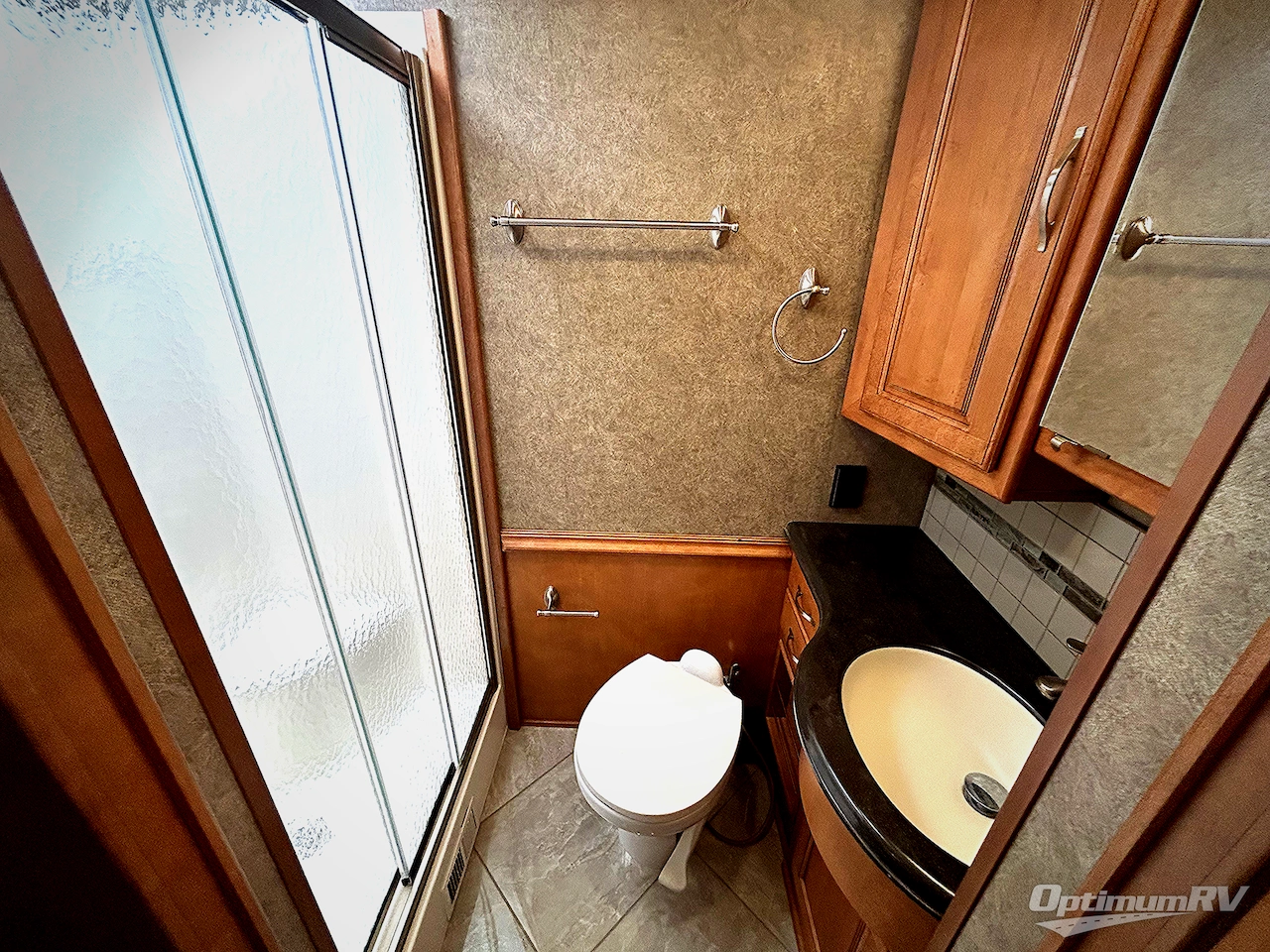 2017 Winnebago Journey 36M Photo 15