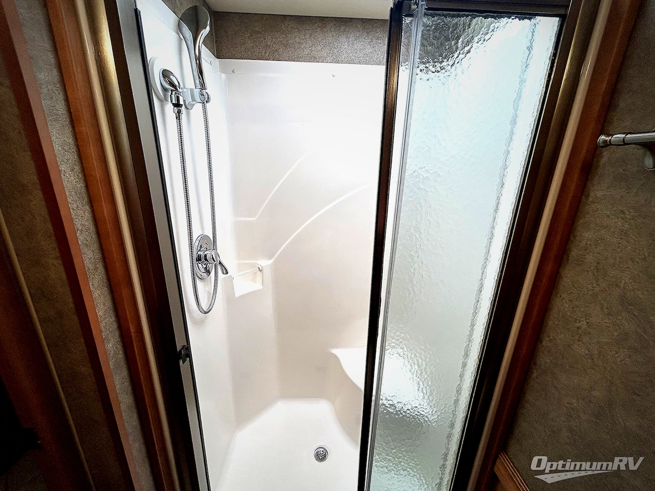 2017 Winnebago Journey 36M Photo 16