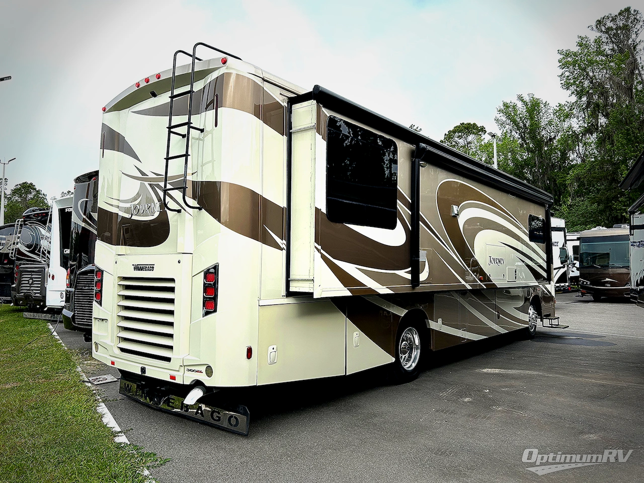 2017 Winnebago Journey 36M Photo 2