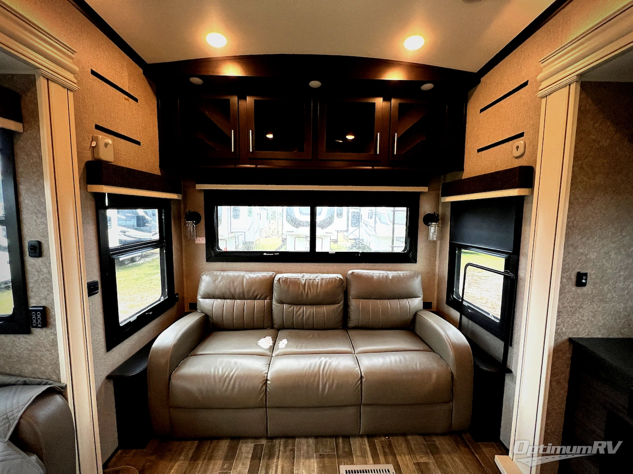 2021 Jayco North Point 310RLTS Photo 6