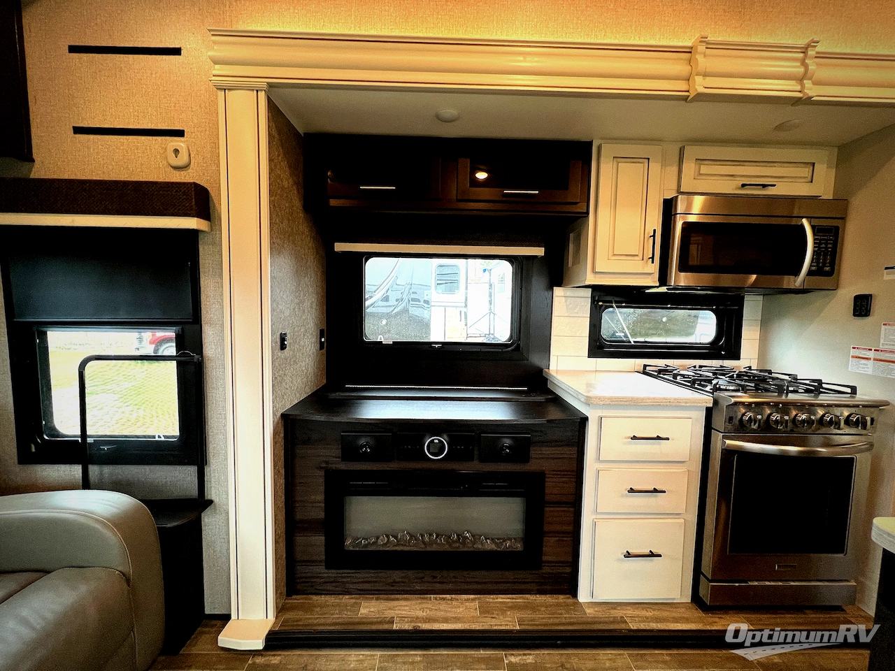 2021 Jayco North Point 310RLTS Photo 7