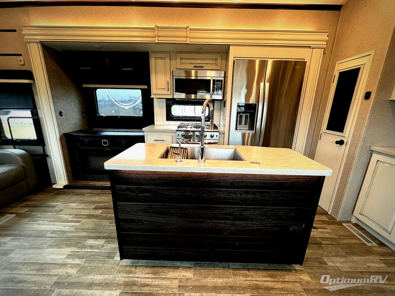 2021 Jayco North Point 310RLTS Photo 10