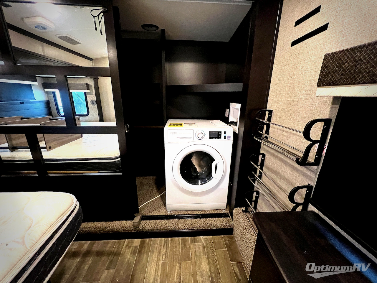 2021 Jayco North Point 310RLTS Photo 17