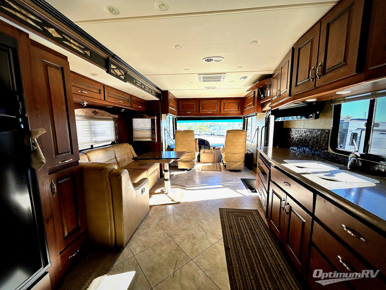 2013 Fleetwood Excursion 33A Photo 5