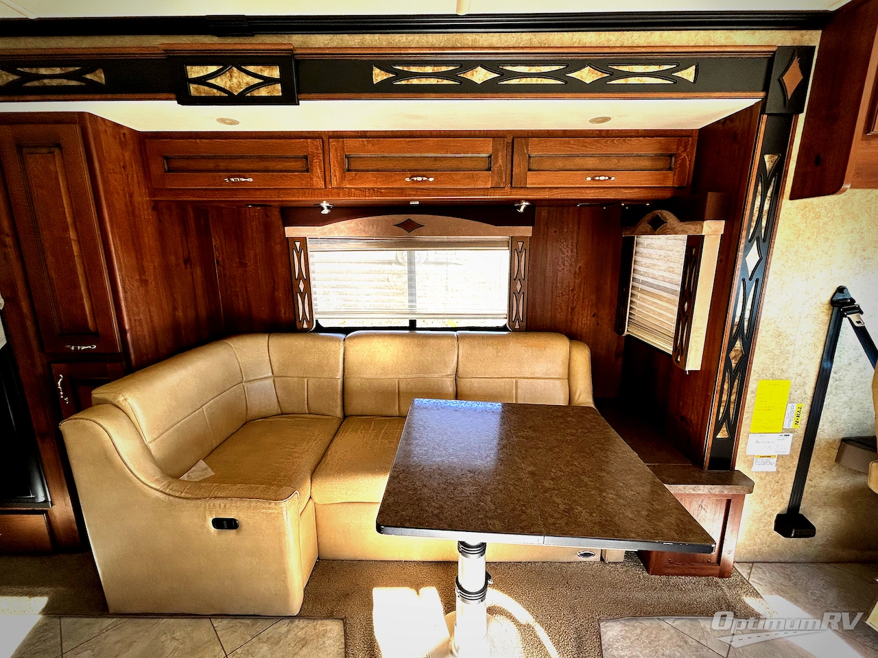 2013 Fleetwood Excursion 33A Photo 6