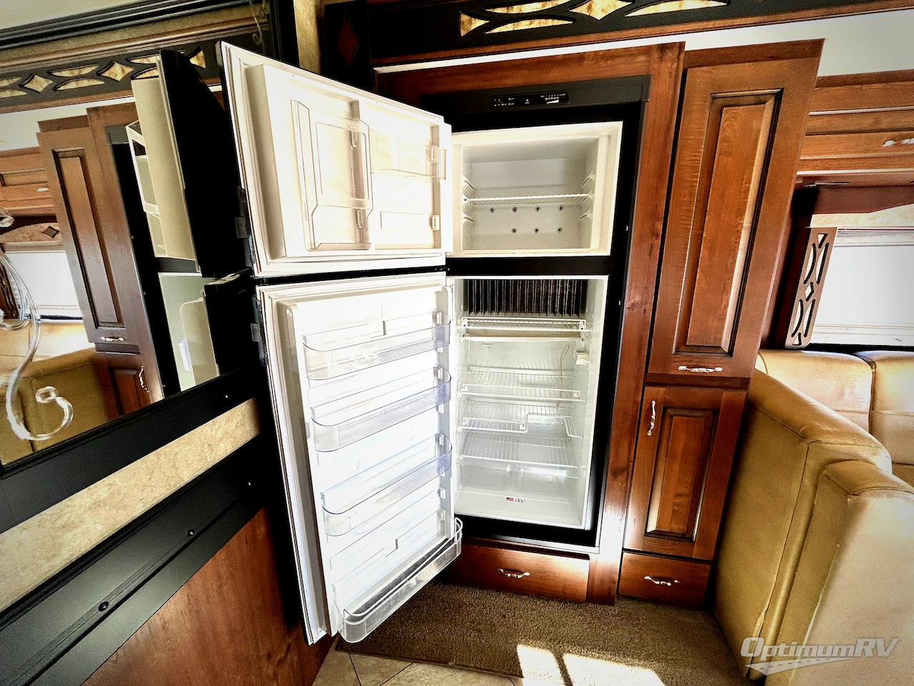 2013 Fleetwood Excursion 33A Photo 9