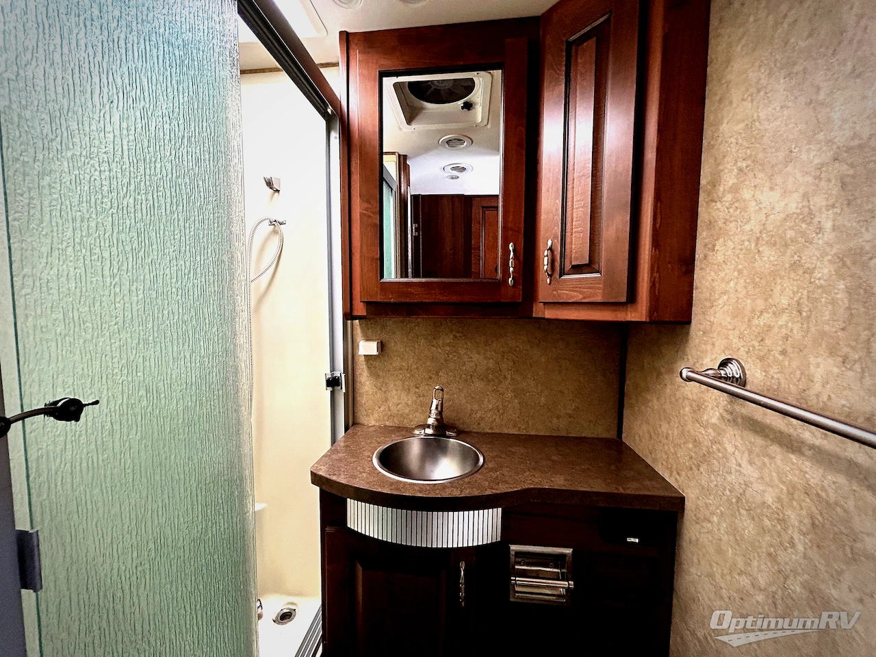 2013 Fleetwood Excursion 33A Photo 11