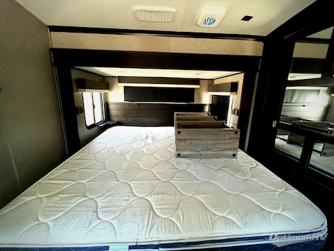 2021 Jayco North Point 310RLTS RV Photo 4