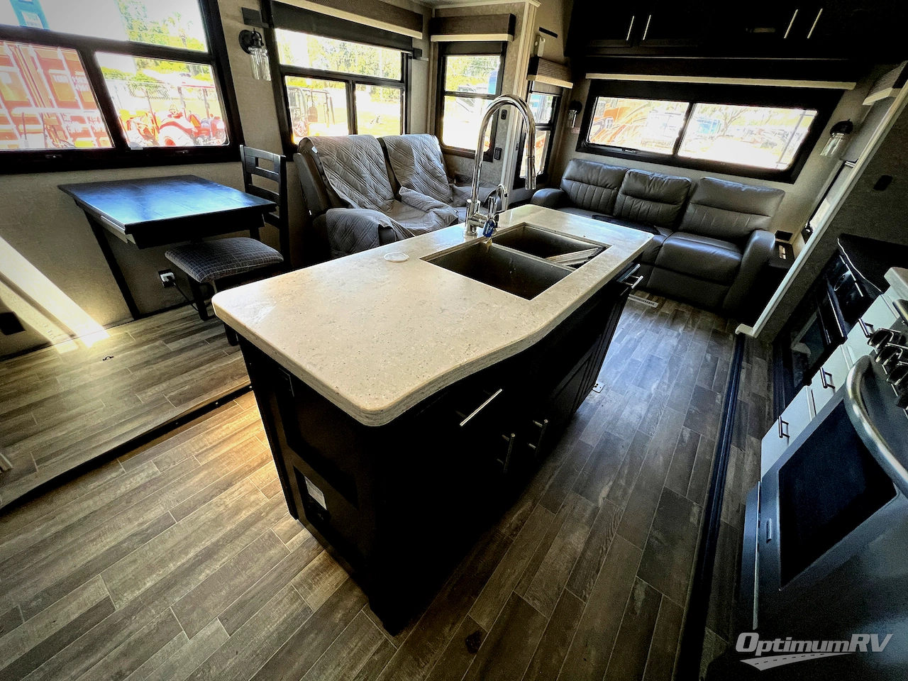 2021 Jayco North Point 310RLTS Photo 11