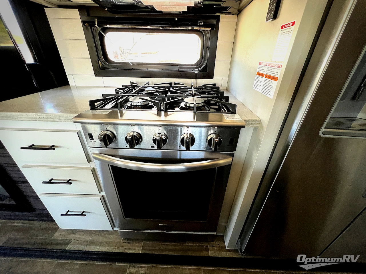 2021 Jayco North Point 310RLTS Photo 12