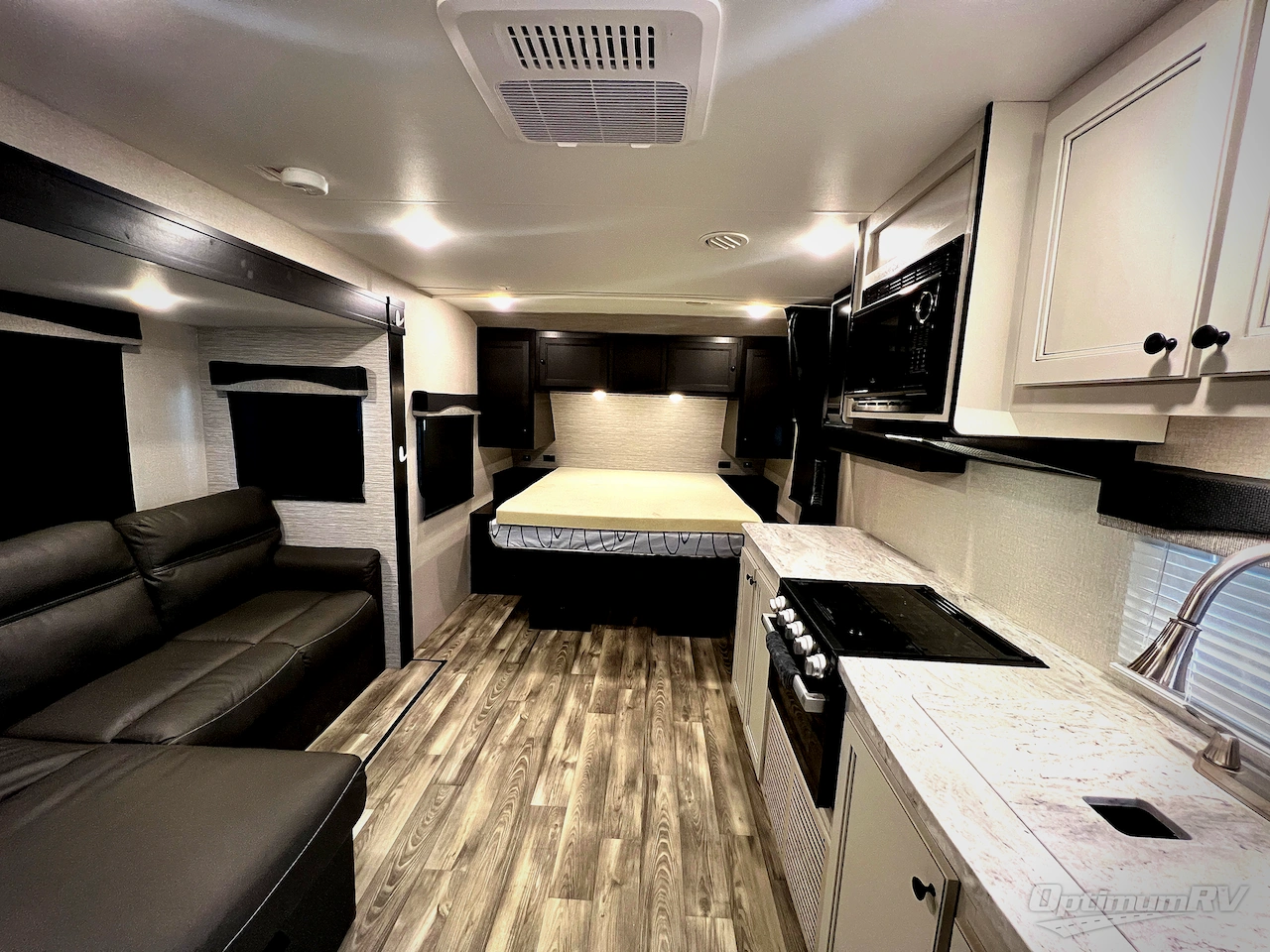 2022 Highland Ridge Range Lite RL212FB Photo 5