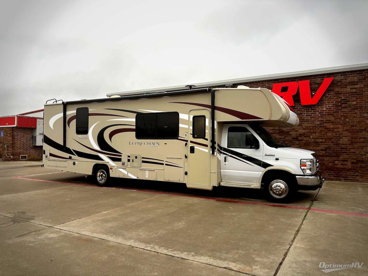 2019 Coachmen Leprechaun 311FS Ford 450 Photo 1