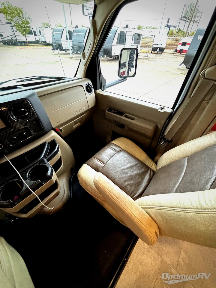 2019 Coachmen Leprechaun 311FS Ford 450 Photo 9