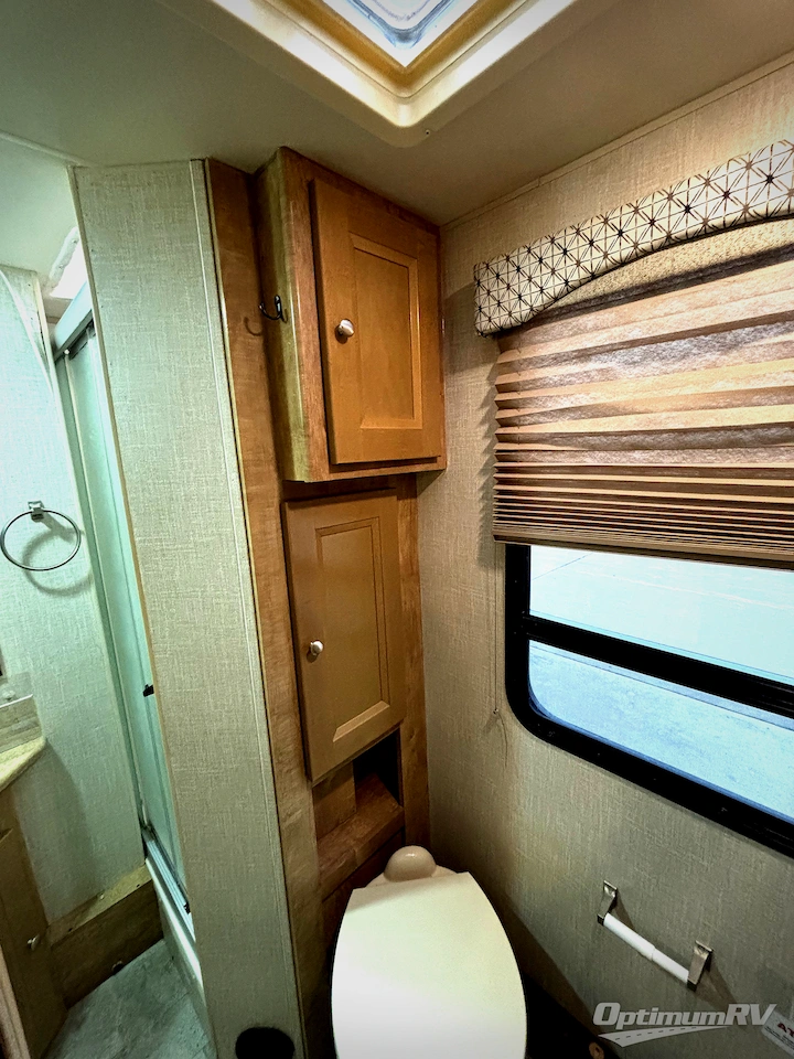2019 Coachmen Leprechaun 311FS Ford 450 Photo 15