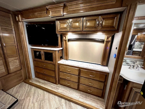 2020 Holiday Rambler Navigator 38F RV Photo 4