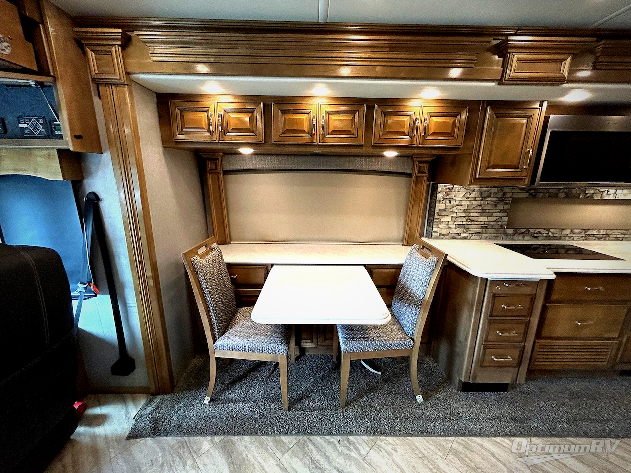 2020 Holiday Rambler Navigator 38F Photo 11