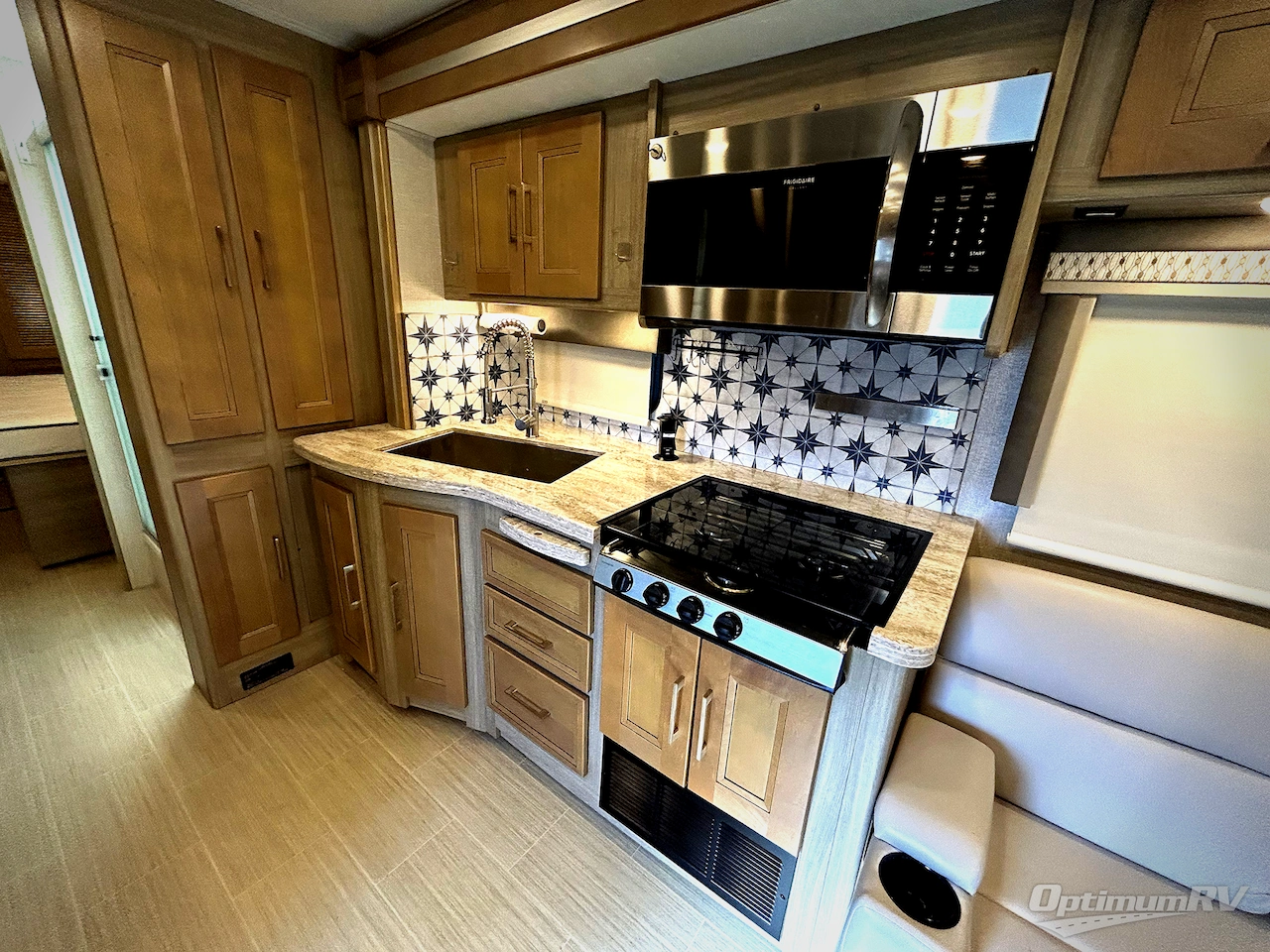 2019 Coachmen Sportscoach SRS RD 339DS Photo 12