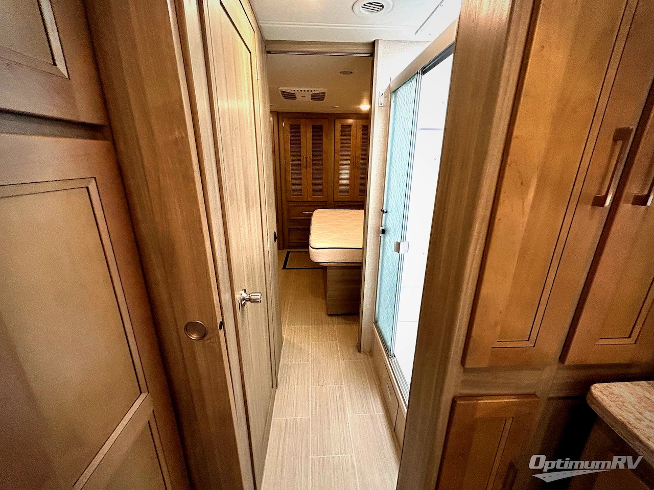 2019 Coachmen Sportscoach SRS RD 339DS Photo 14